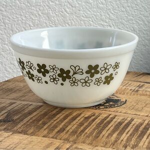 Vintage Pyrex 402 1.5 Quart Spring Blossom Crazy Daisy Bowl Ovenware 1-1/2 QT